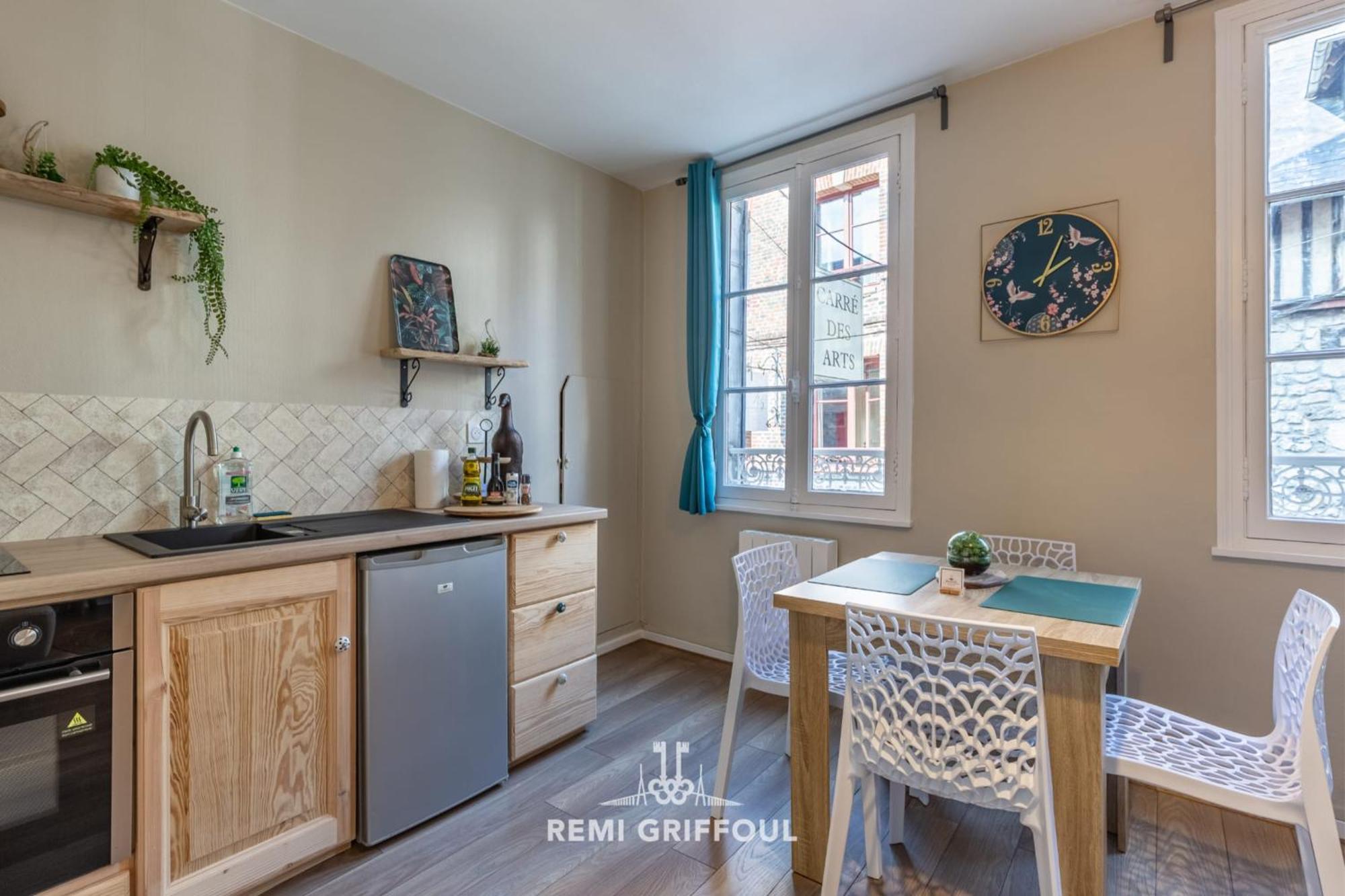 Apartment Emeraude Cozy Nest 3 Heart Of Historic District 2 Guests *